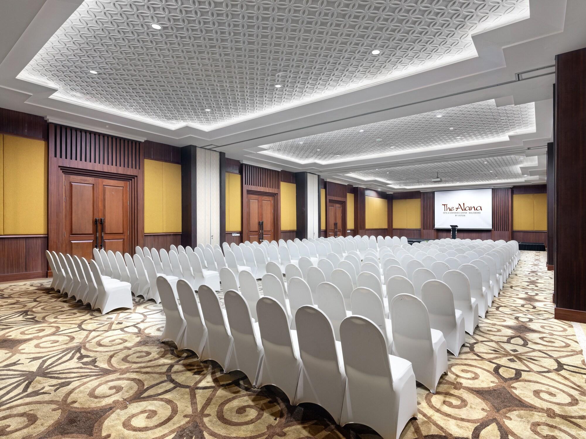 The Alana Hotel & Conference Center Malioboro Yogyakarta By Aston Buitenkant foto